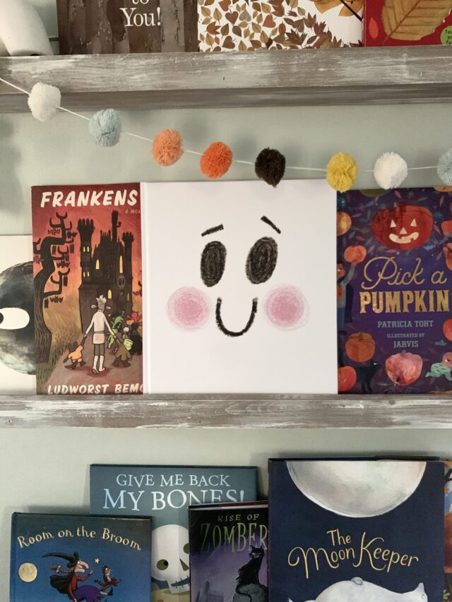 HalloweenBookshelf